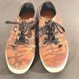 DC Shoe CO Vintage Skater Camo Shoes Size 10
